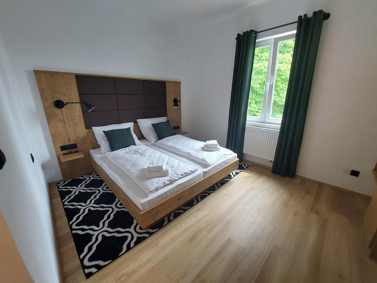 Brauereigasthof Schluesselkeller Giengen an der Brenz Bagian luar foto